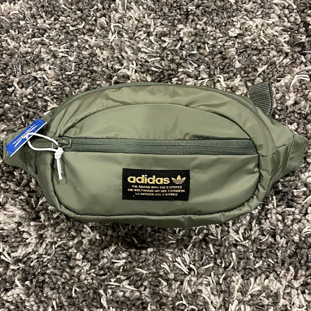 New Adidas Originals National Waist Pack / Crossbody in ( Army, Military Green ) - Picture 3 of 12